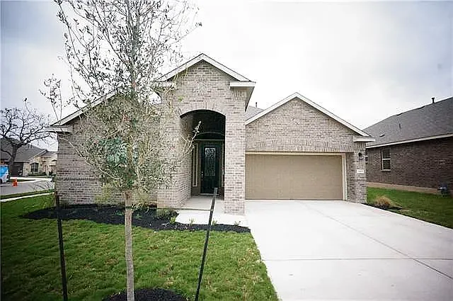2449 Lyla Ln — Photo 2