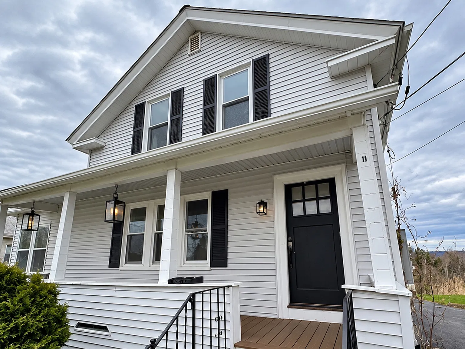 3 bed, 1200 sqft, $2,050 — Photo 1