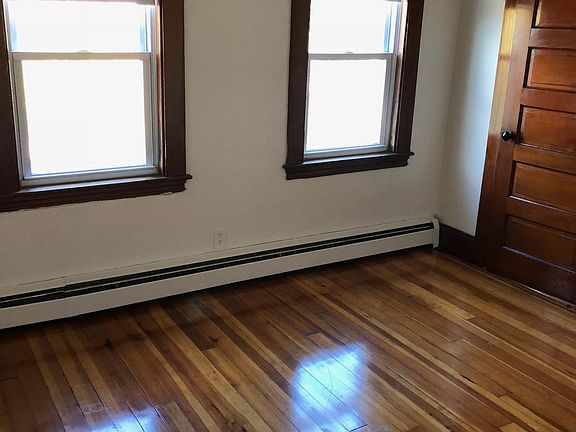 4th image of 11 S Walnut St #1