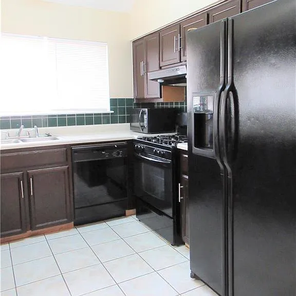 4723 Castleman Dr — Photo 7