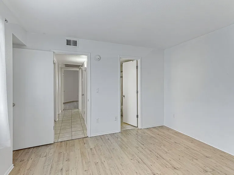 11640 N 51st Ave #143 — Photo 12
