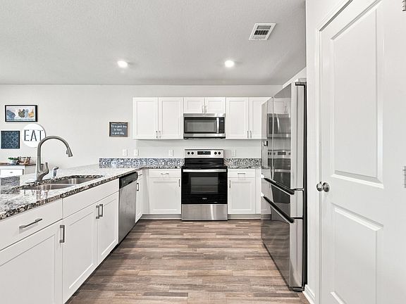 4th image of 6001 Crest Bridge Ct
