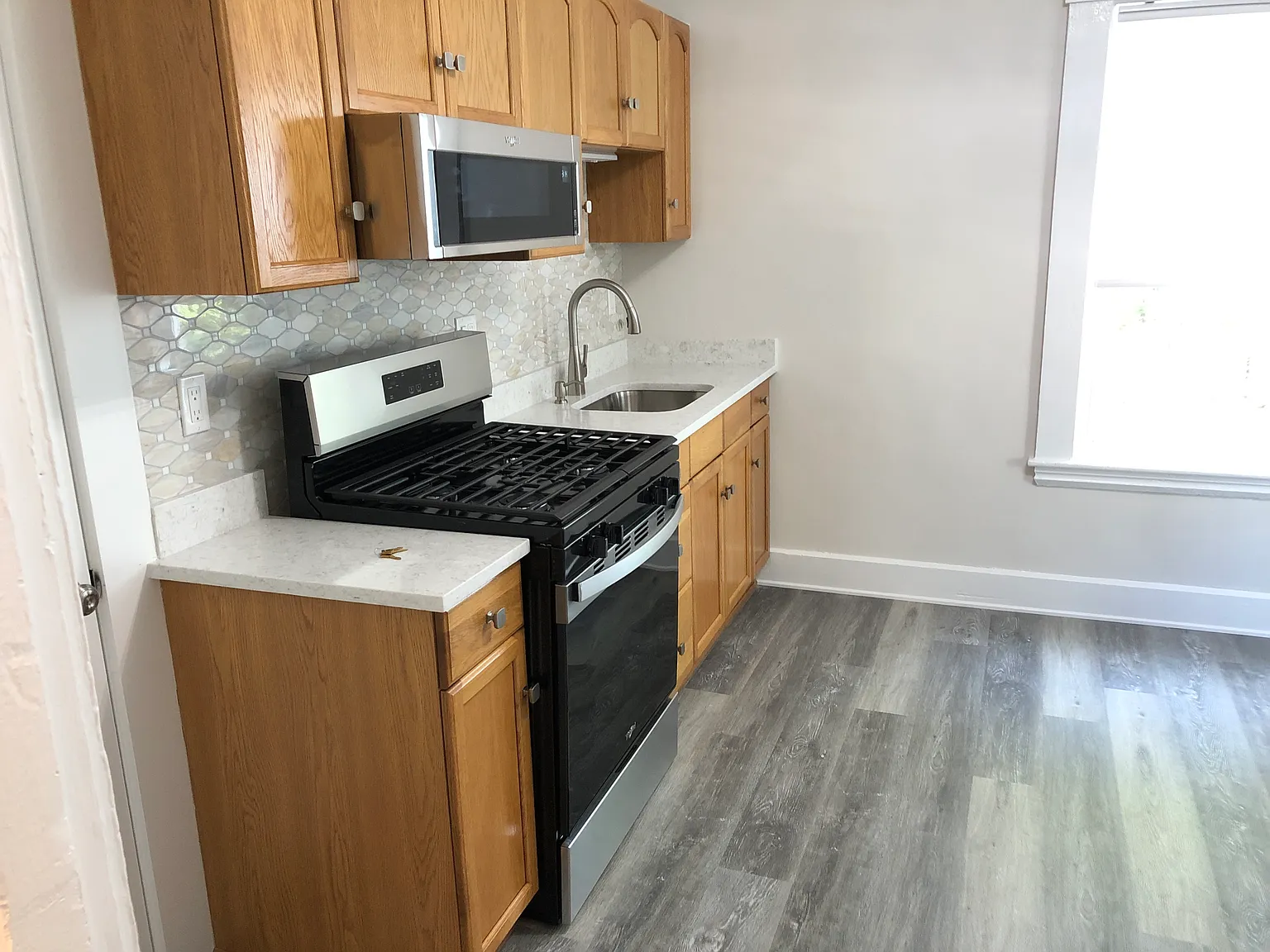 2 bed, 1200 sqft, $2,700 — Photo 2