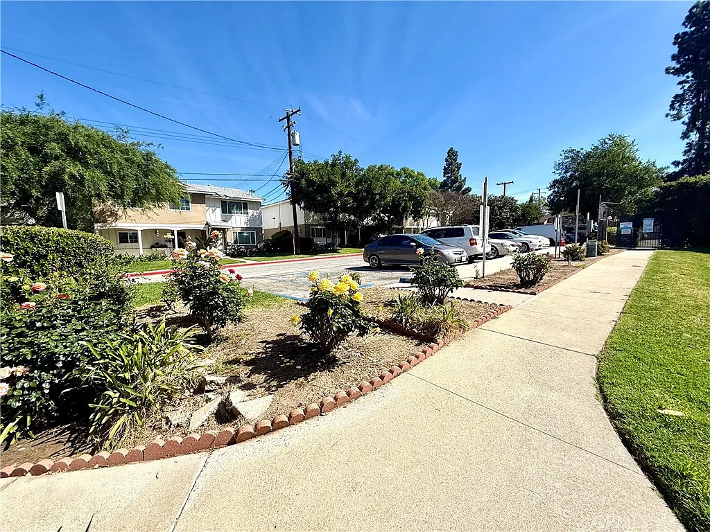 Building Photo - 684 E Lee Pl