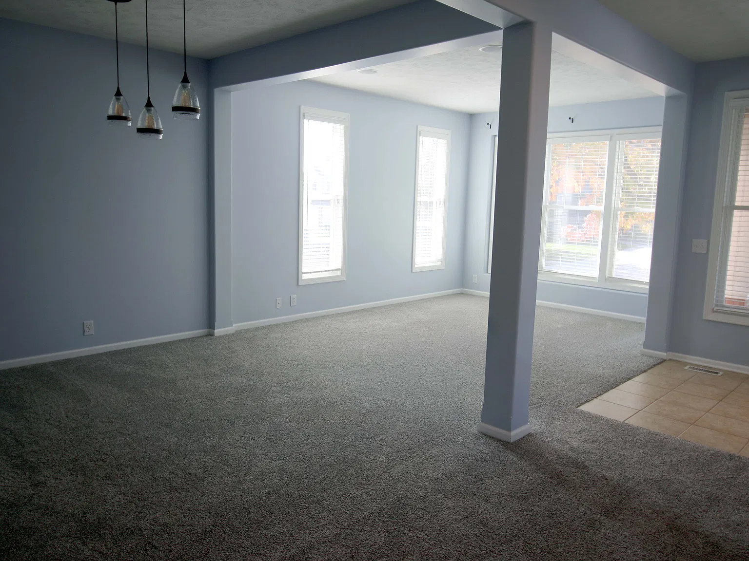 3 bed, 3.5 bath, 3328 sqft, $2,800 — Photo 2