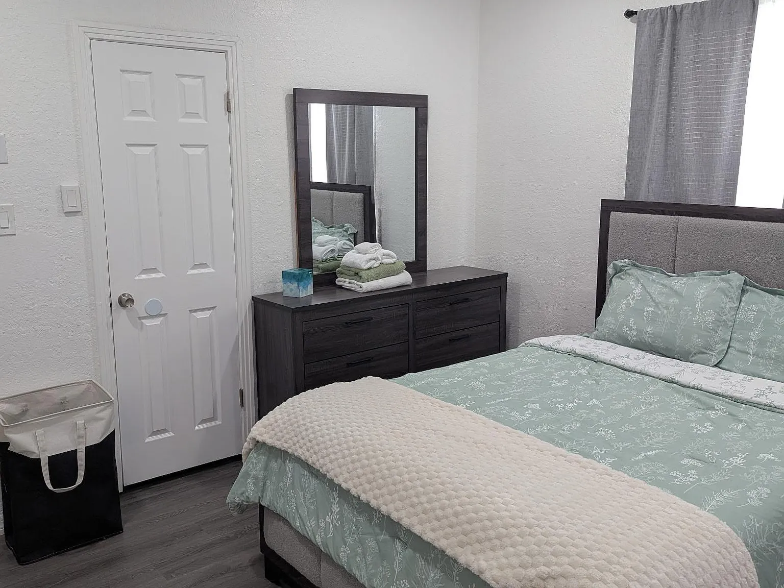 4 bed, 3.0 bath, 2654 sqft, $1,351 — Photo 2