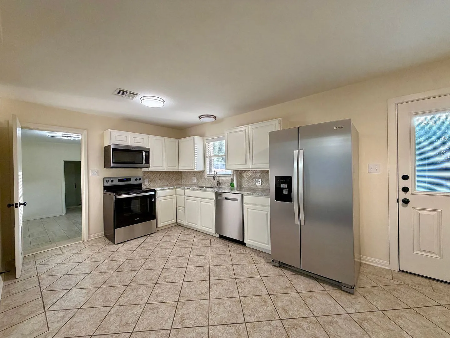Completely Renovated 3BR / 2BA House | Midway ISD — Photo 4
