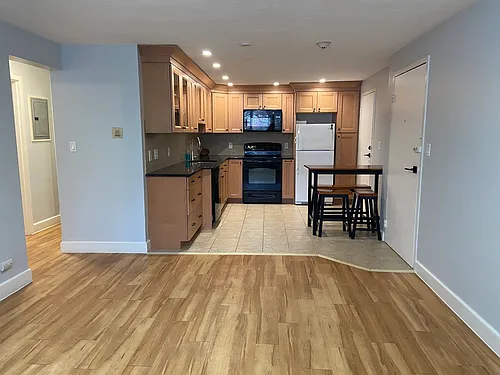1105 Lexington St Photo 1