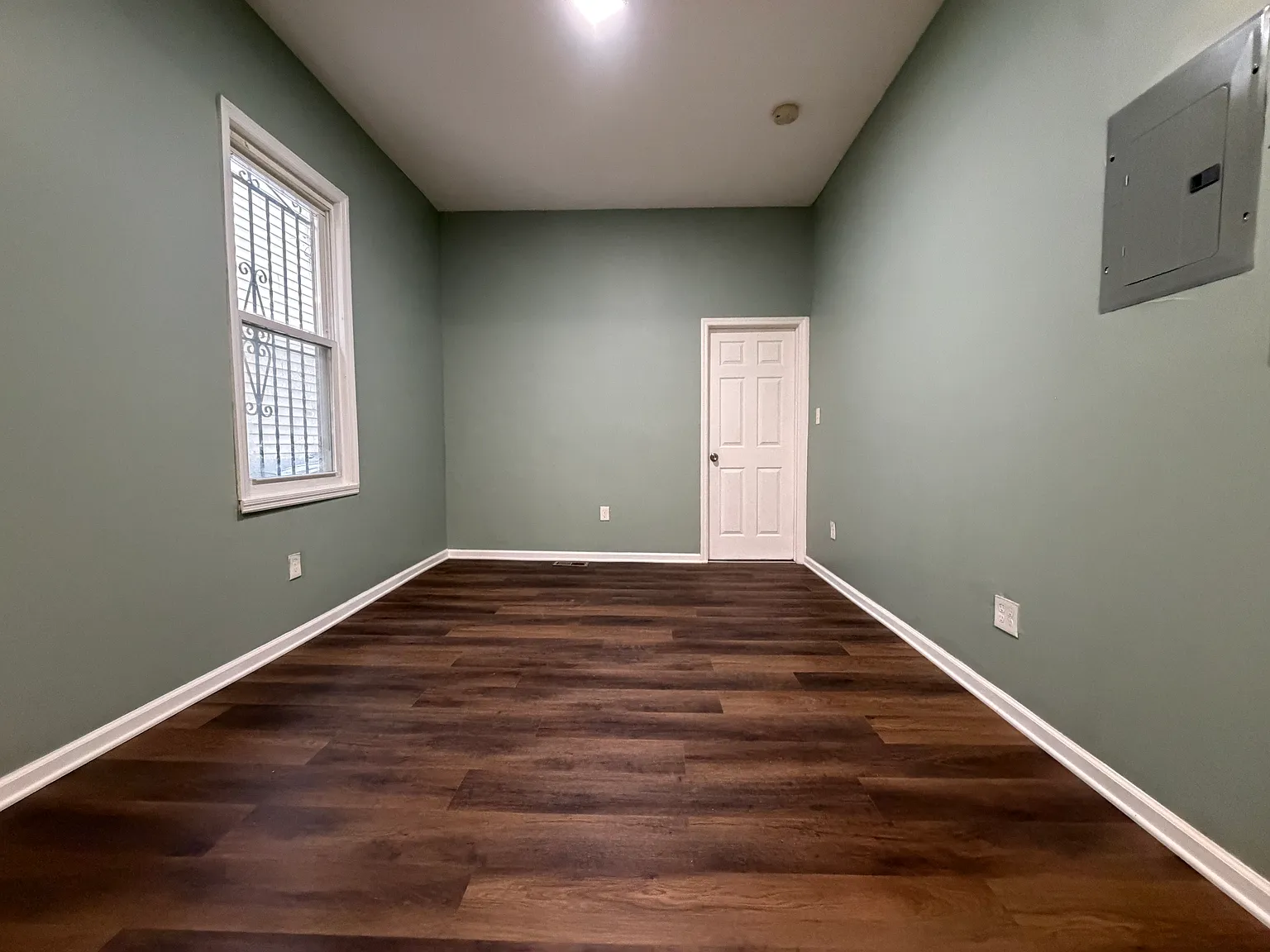 2 bed, 900 sqft, $1,800 — Photo 3