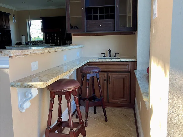 2011 Crescent Dr — Photo 46