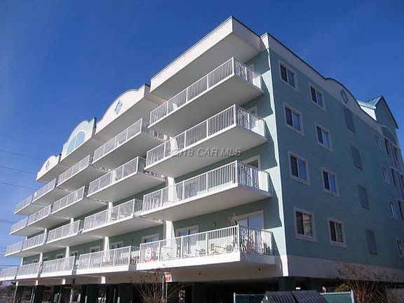 3rd image of 12 61st St Unit 403