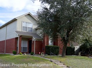 125 Hunter Dr, Cedar Hill, TX 75104