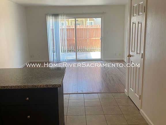 5th image of 1116 Evelyn Ln