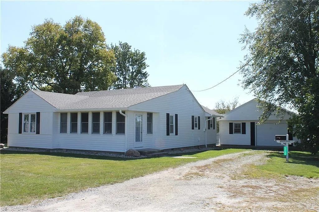 4263 W 1000 N photo 1
