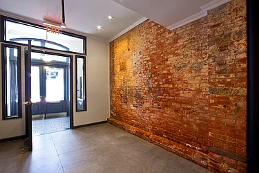 Rented by R New York