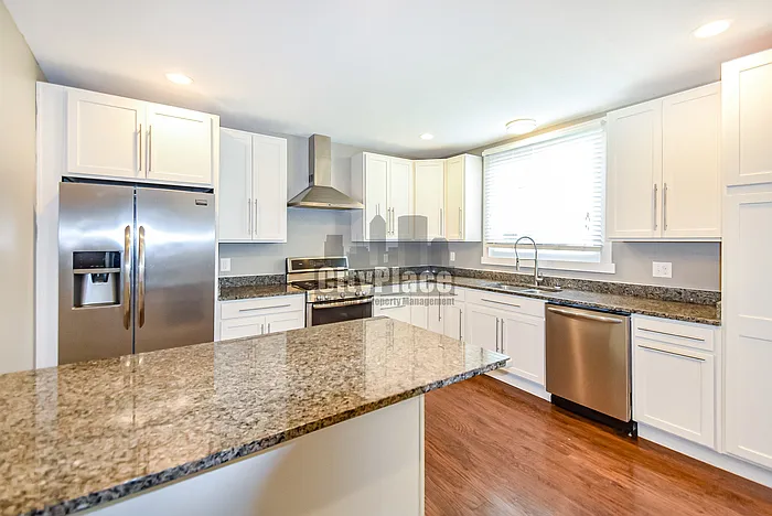 1548 Lexington Ave — Photo 12