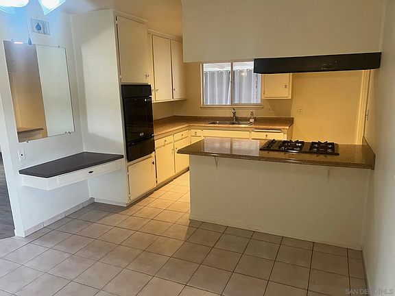 2nd image of 4951 Dalehaven Pl