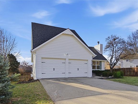 2nd image of 1707 NE Duchess Dr