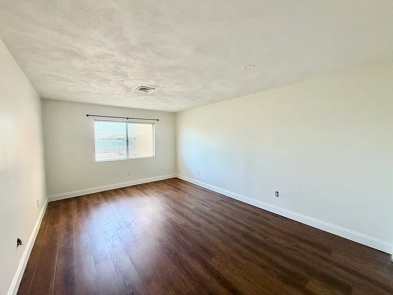677 Quincy Shore Dr #307 — Photo 8