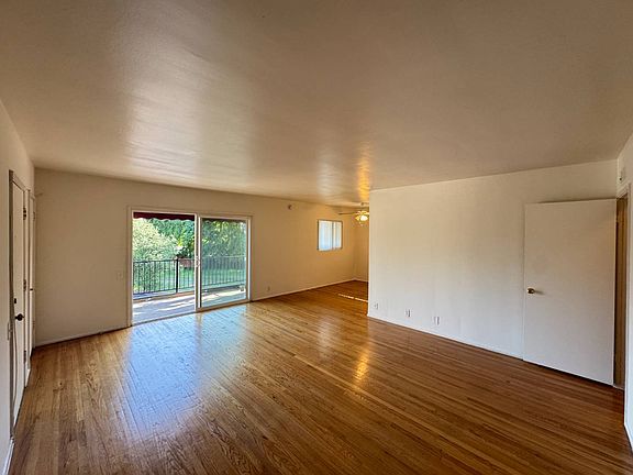 3rd image of 1717 Huntington Dr APT 7
