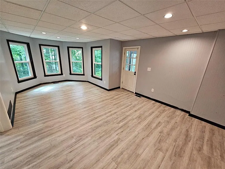 430 Eastbourne Way — Photo 29