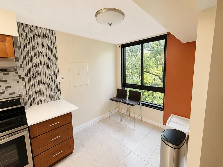 1808 Old Meadow Rd #1005 — Photo 6