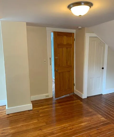 69 E Transit St — Photo 15