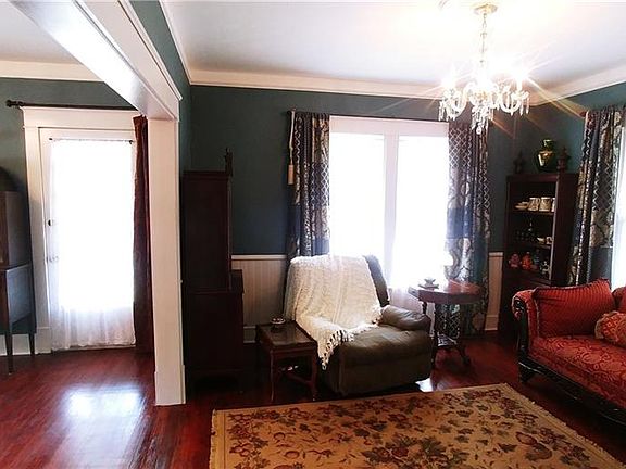 5th image of 121 Virginia Ave