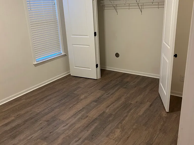 240 Oak Park Blvd — Photo 15