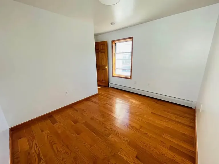 1622 Benson Ave #2 — Photo 5