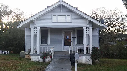 104 Marion St Photo 1