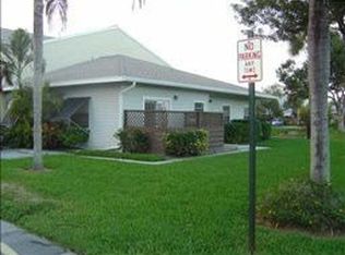 4751 S Hemingway Cir, Pompano Beach, FL 33063