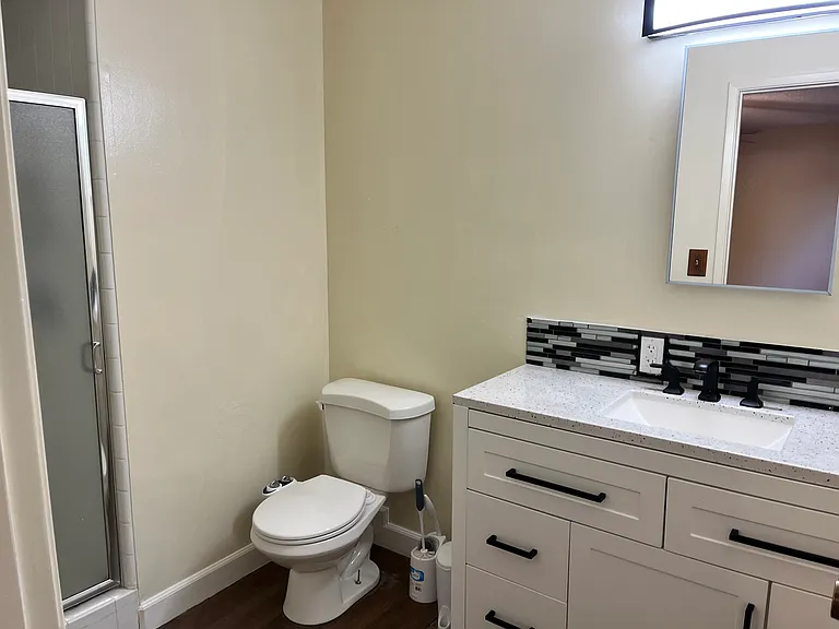 6825 N Locan Ave — Photo 22