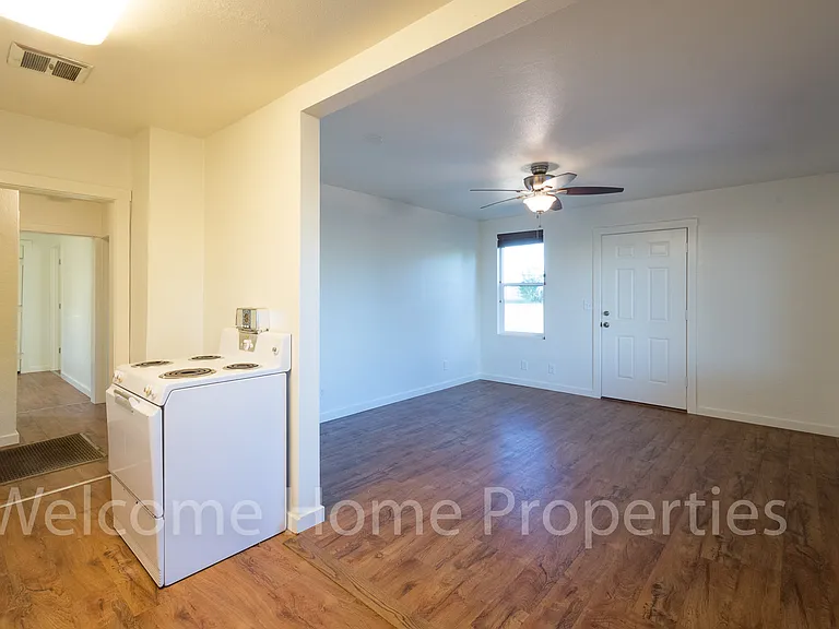 808 W Alder St — Photo 10