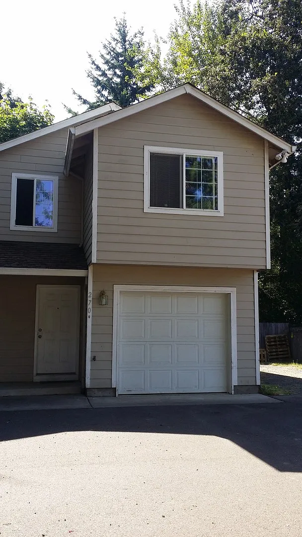 270 SE Edwards St. — Photo 2