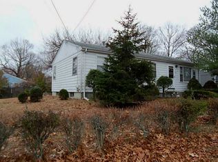 102 John St, Warwick, RI 02889