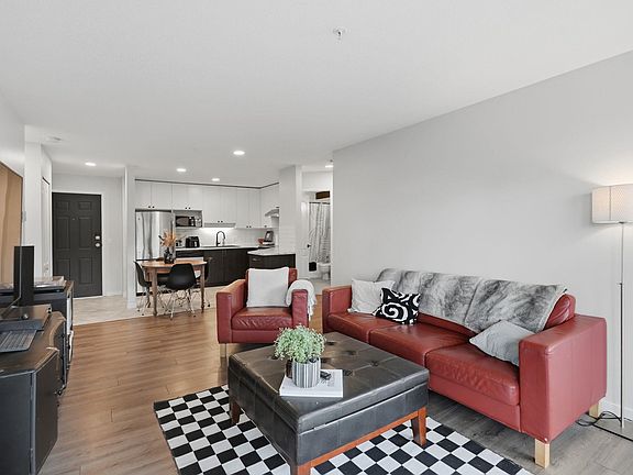 5th image of 33738 King Rd #402