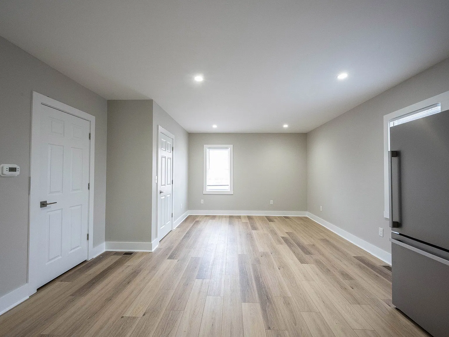 Modern Studio Unit in Indianapolis - $1012/mo - Avail. 10/26 — Photo 4