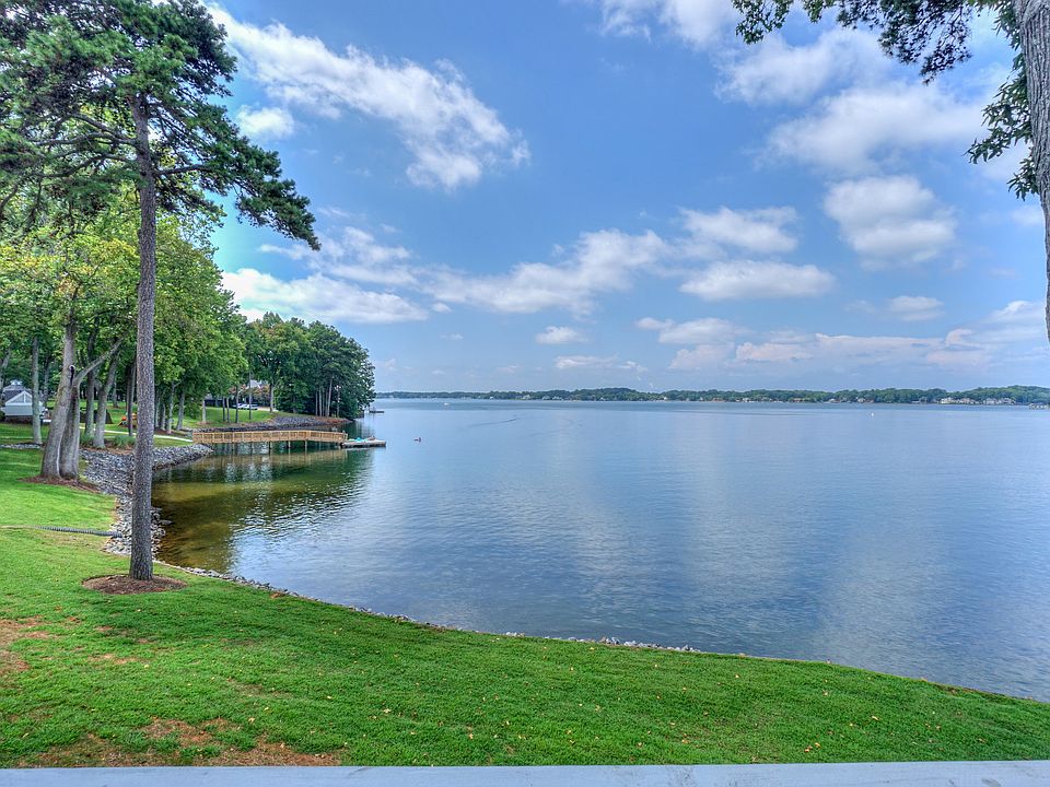 1st image of 368 Northwest Dr #368