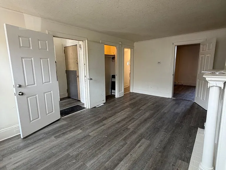 717 W Market St — Photo 9