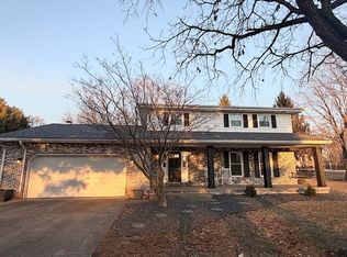 28 Hollyhock, Riverton, IL 62561
