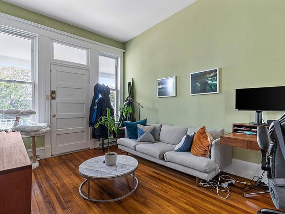 4th image of 710 N 24th St APT 1