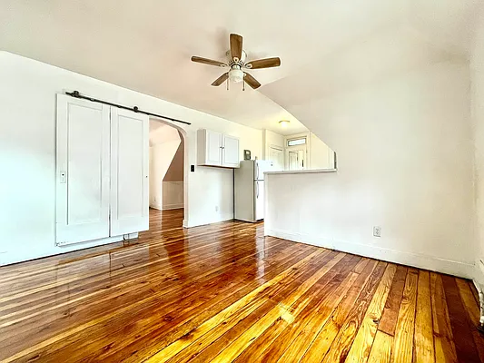 Rented by Pear NYC LLC | media 29