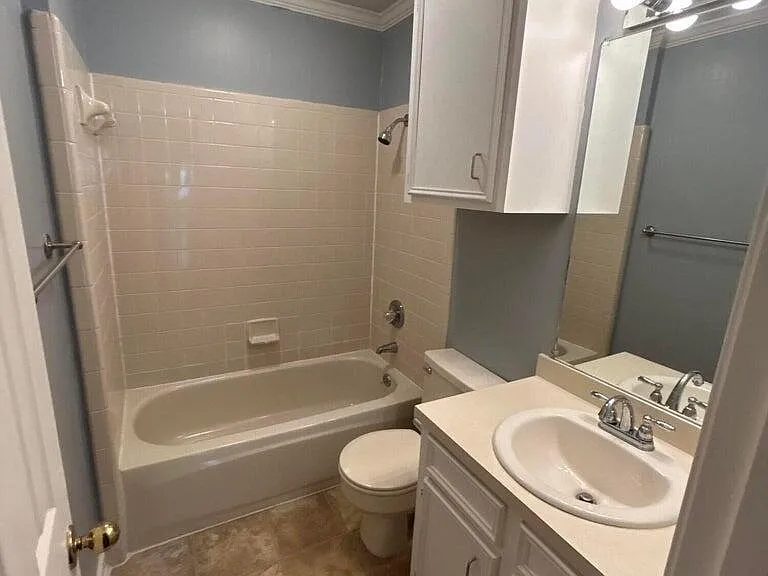 204 Foxwood Cv — Photo 13