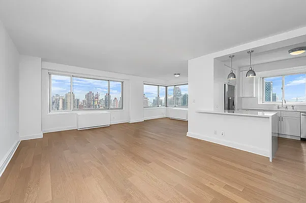 Living room, photo 2