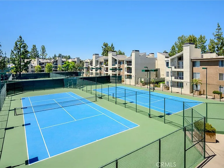 5565 Canoga Ave #307 — Photo 10