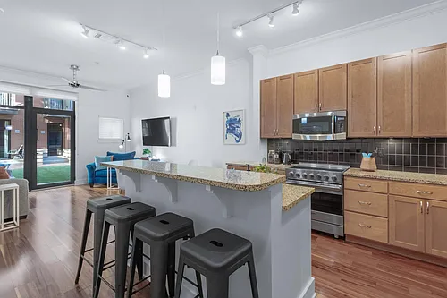 129 Walnut St #105 Photo 1