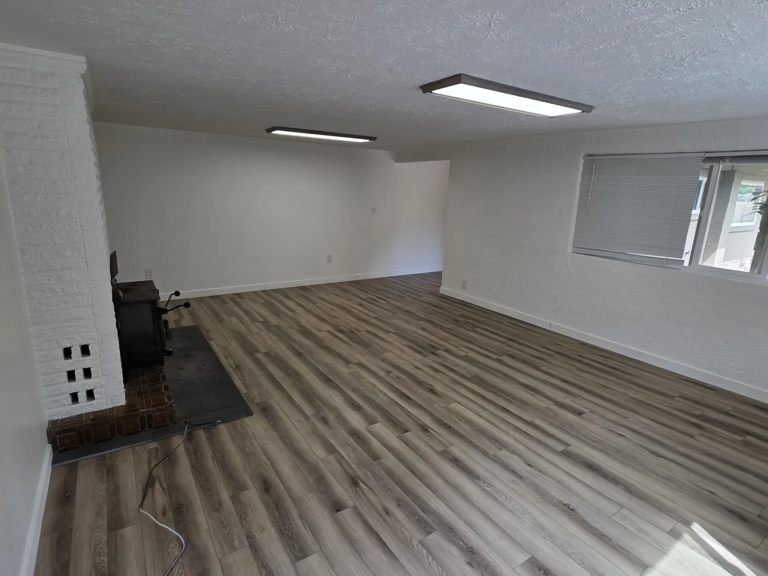 3 bed, 1430 sqft, $2,300 — Photo 4