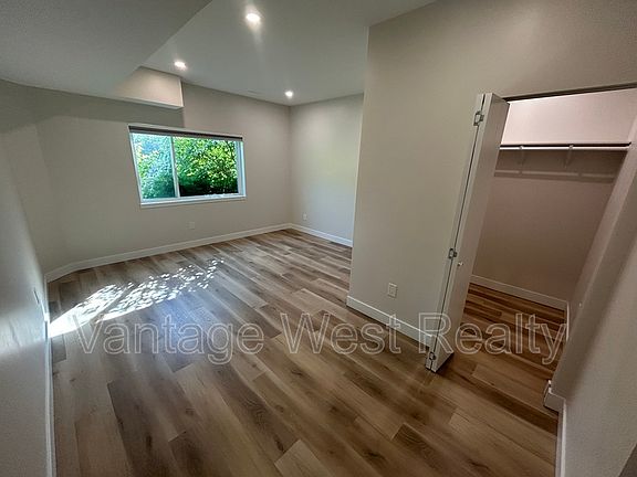 5th image of 1342 Shaunna Rd #14