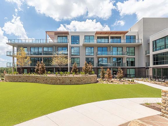 3rd image of 5605 Village Glen Dr #3B-3Ba-1818Sqft
